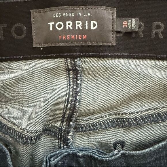 Torrid Premium Dark Blue Denim Bombshell Skinny Shorts Women’s Plus Size - Picture 6 of 9